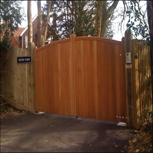 Image for Driveway Gate Stafford Softwood / Iroko
